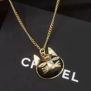 シャネル CHANEL ネックレス 2020年春夏のトレンドアイテム 季節感のあるファッション