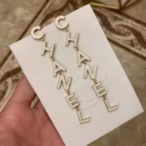 2色可選 オススメのアイテムを見逃すな シャネル CHANEL ピアス 2020年春限定