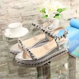 クリスチャンルブタン Christian Louboutin サンダル 2020春夏の大注目トレンド 今季は特に注目ファション