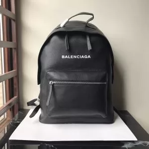 リュック 【2020秋冬】の注目トレンド バレンシアガ BALENCIAGA 2020トレンドファッション新品 今季トレンドをうまく取り