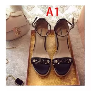 ミュウミュウ MIUMIU サンダル 4色可選 2020春夏も引き続きトレンド 春夏の流行りトップス
