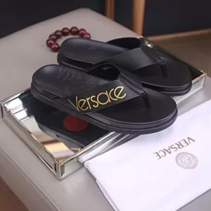 ヴェルサーチVERSACE 2色可選 今旬のシルエットバランス サンダル肌触りの良いサラりと 2020春夏も引き続きトレンド