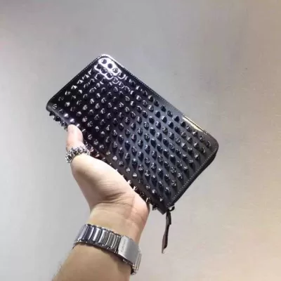 2020秋冬ファッション 人気クリスチャンルブタン Christian Louboutin 長財布