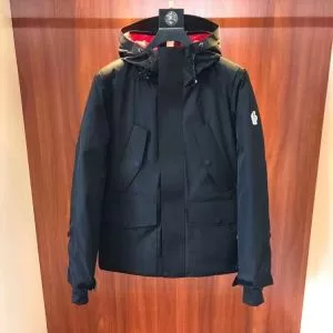 入手困難レア人気アイテム お気に入りアイテム 大人気でした MONCLER モンクレール ダウンジャケット