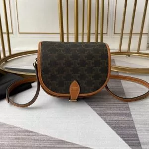 有名ブランドです セリーヌ CELINE 着こなしを楽しむ レディースバッグ 限定品が登場