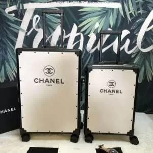 春夏の流行り2020新品 シャネル ギフト最適期間限定スーツケース CHANEL 大人の色味