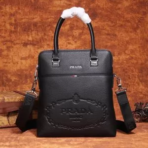 ハンドバッグ 使いやすさのトレンド プラダ 20202020秋冬のファッション PRADA 今季トレンド新作はこれ