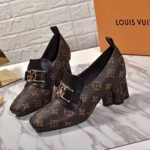 20202020秋冬流行色紹介 ルイ ヴィトン最新秋冬トレンドをチェック LOUIS VUITTON ハイヒール 秋冬流行りファション