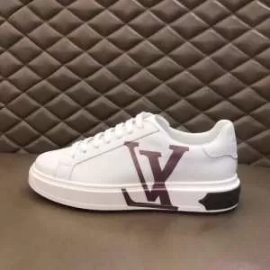 ルイ ヴィトン 人気ブランドの新作秋冬トレンド LOUIS VUITTON 気になる2020年秋のファッション ランニングシューズ