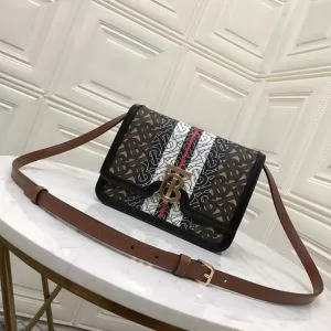 2020夏色っぽさ おしゃれデザインも大人気 バーバリー お洒落トレンド人気BURBERRY 夏の王道　適度な上品さ 多色選択可 レディースバッグ