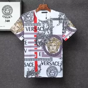 VERSACE 通勤通学どちらでも使え 多色可選 ヴェルサーチ 万能に使える 半袖Tシャツ 限定アイテムが登場