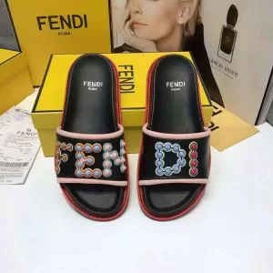 追跡あり☆入手困難 フェンディ FENDI 2020春夏新作 サンダル