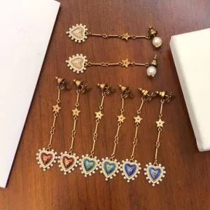 3色可選 ディオール高級感のある素材20SSトレンド DIOR ピアス ストリート感あふれ