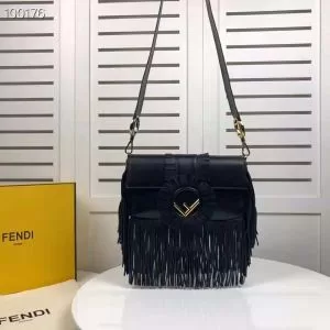 2色可選 超目玉新作 フェンディ FENDI 個性的なモデル ショルダーバッグ 現代的な印象