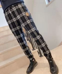 ジーンズ シンプルなファッション バーバリー BURBERRY 2020モデル