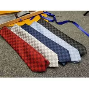 2020トレンドファッション新品 ルイ ヴィトン 多色可選 LOUIS VUITTON ネクタイ やっぱり優しい色