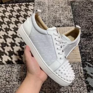 日本未入荷カラー ランニングシューズ 最もオススメ クリスチャンルブタン Christian Louboutin