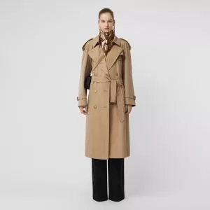 2020年は断然オススメ バーバリー今季掲げているブランド BURBERRY ロングコートセールで格安