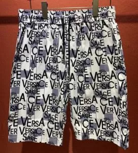 ヴェルサーチ手の届くプライスが魅力的 VERSACE 20SSトレンド ショートパンツ