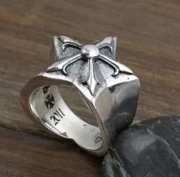 魅力的なCHROME HEARTS クロムハーツ 相性がいい指輪 男性用