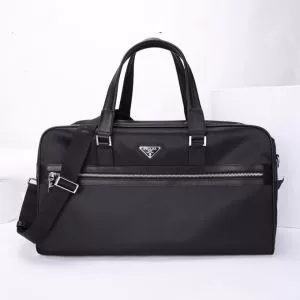 プラダ 今年の流行りファション PRADA 最新秋冬トレンドをチェック202020秋冬 ハンドバッグ 絶対おさえるべきカラーと最新