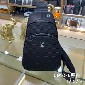 この時期の一番人気は ウエストバック ルイ ヴィトン 2020モデル LOUIS VUITTON