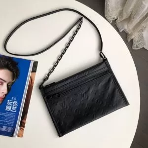 おしゃれな大人の着こなし ルイ ヴィトン 2020年春夏のトレンドアイテム LOUIS VUITTON レディースバッグ オシャレ上級者に