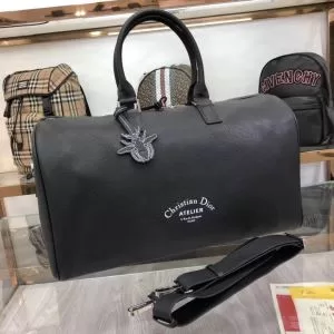 2020モデル ディオール ストリート感あふれ DIOR コーデの完成度を高める スーツケース
