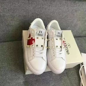 流行の注目ブランド 2020限定モデル ヴァレンティノ VALENTINO スニーカー、靴
