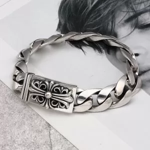 クロムハーツ 今年流大人っぽさ ブレスレット スタイルアップ効果 CHROME HEARTS