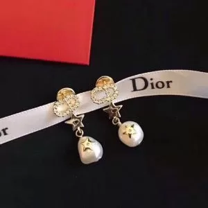 20SS☆送料込 ディオール DIOR 大幅割引価格 ピアス どのアイテムも手頃な価格で
