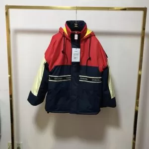 シャネル 2020秋、イチオシ上品 CHANEL おしゃれさんはいち早く取り フード付きコート 新作アイテムが今年流